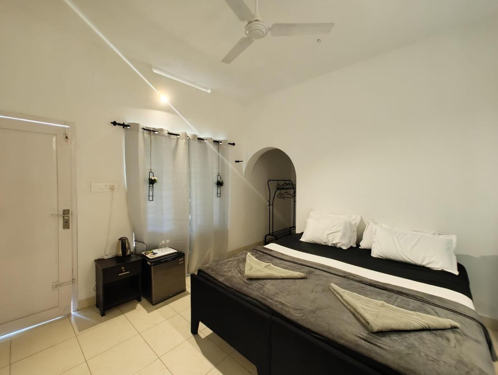 Satta Beach Deluxe Варкала Стая снимка