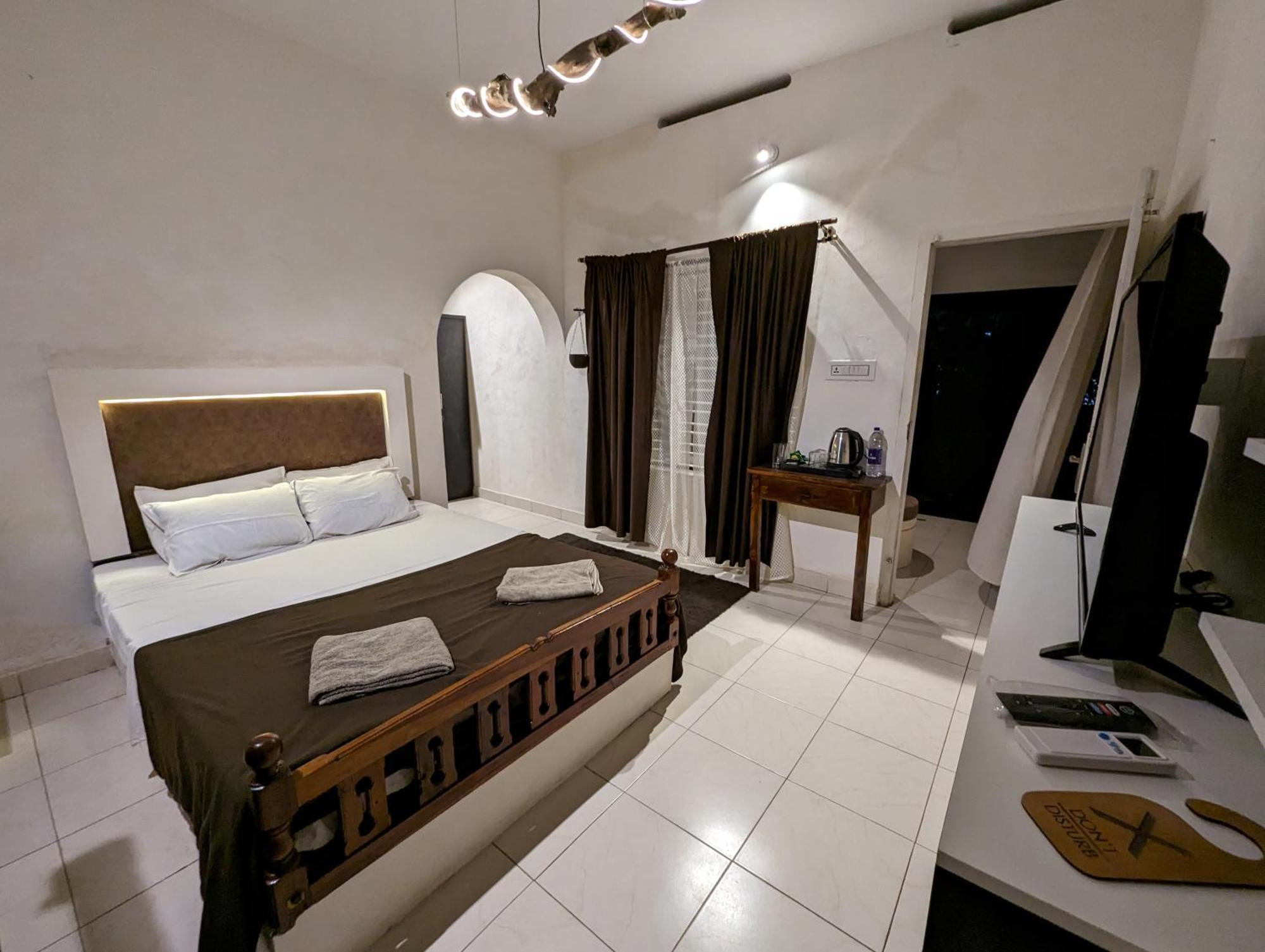 Satta Beach Deluxe Варкала Стая снимка